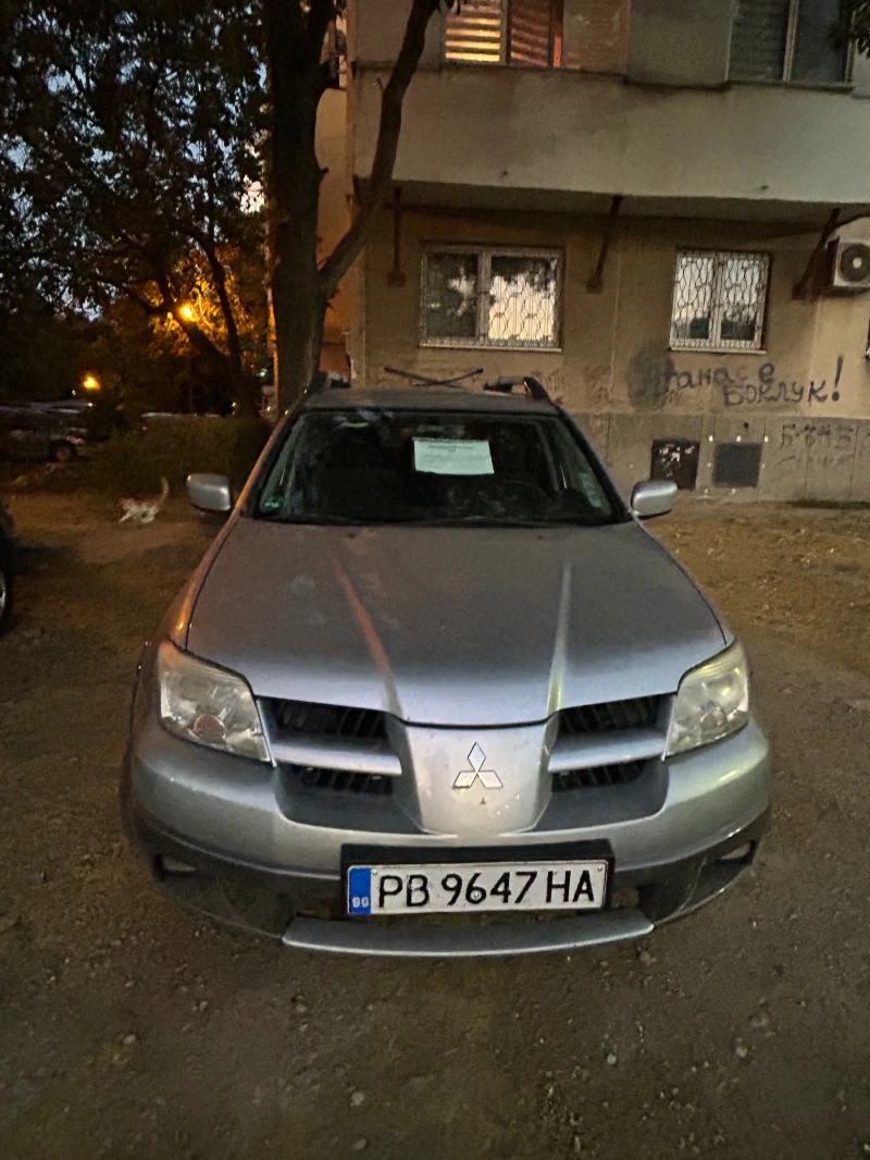 Mitsubishi Outlander, снимка 5 - Автомобили и джипове - 46876752