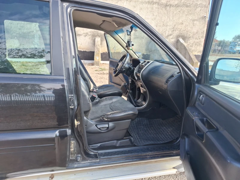 Nissan Terrano, снимка 16 - Автомобили и джипове - 47919911