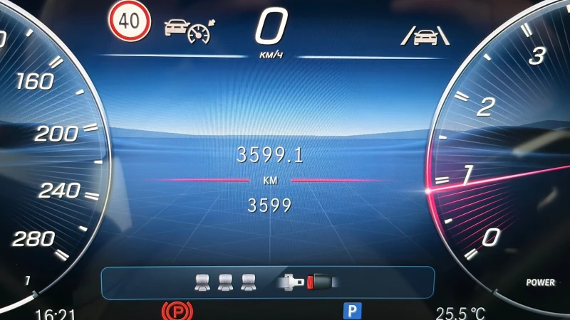 Mercedes-Benz GLC 43 AMG 4MATIC Coupе, снимка 13 - Автомобили и джипове - 50554127