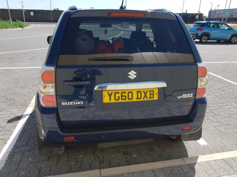 Suzuki Grand vitara 2.4 десен волан, снимка 6 - Автомобили и джипове - 50953278