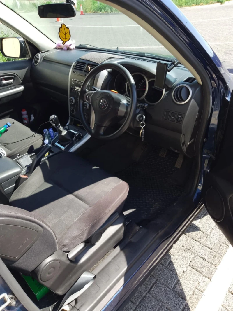 Suzuki Grand vitara 2.4 десен волан, снимка 8 - Автомобили и джипове - 50953278