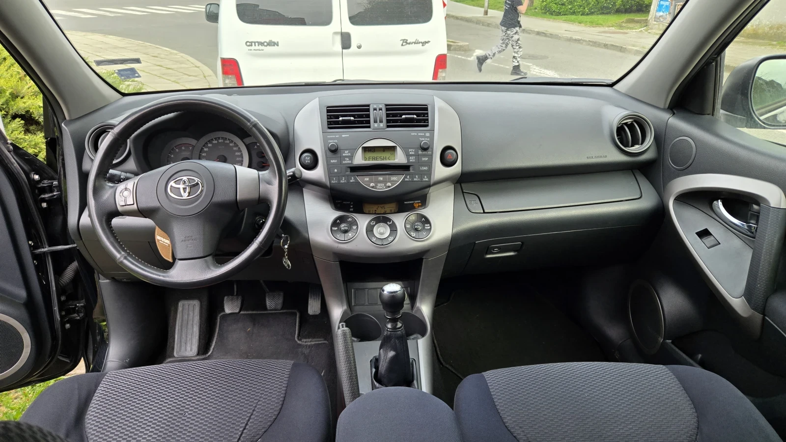 Toyota Rav4  - изображение 8