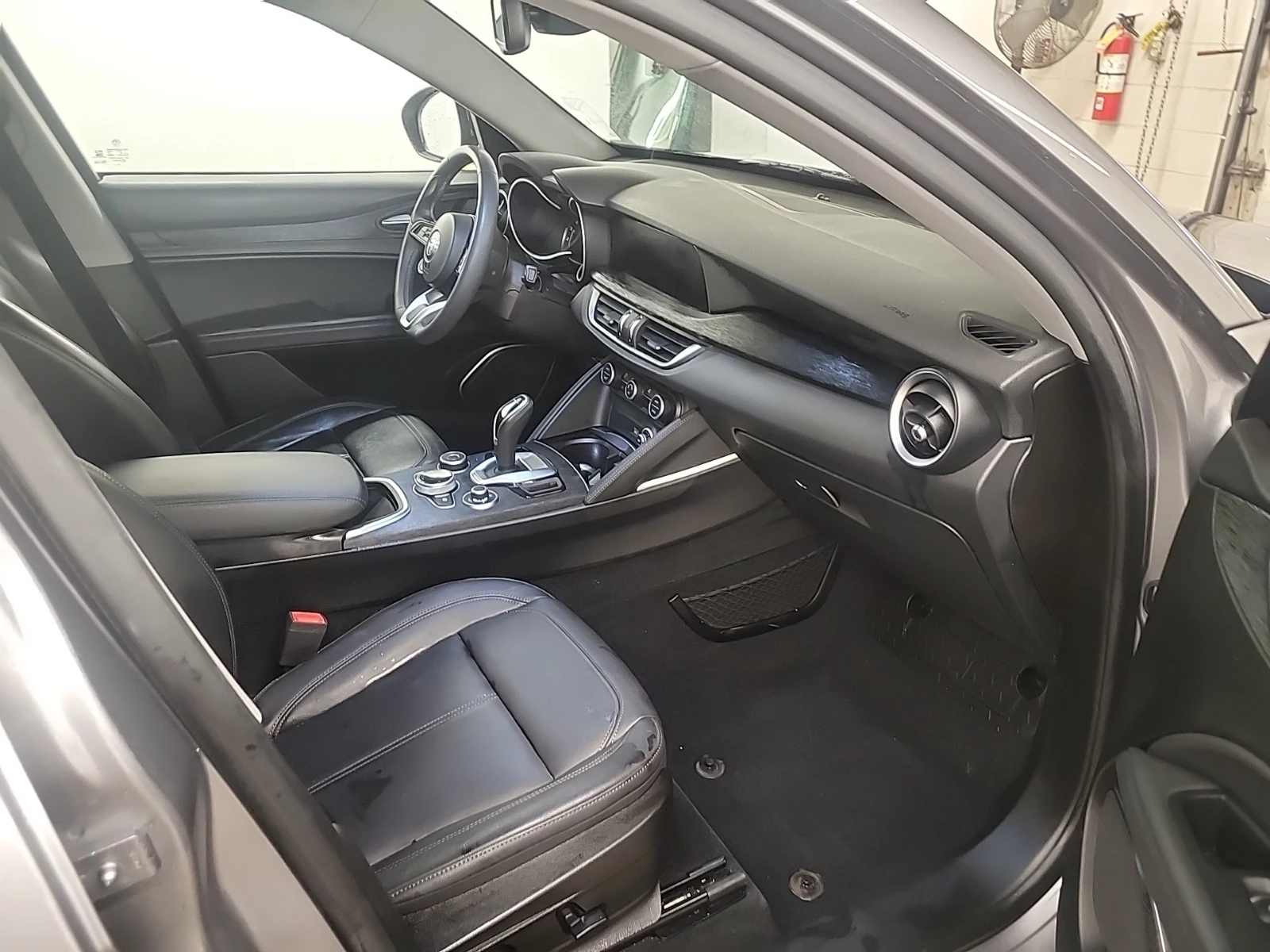 Alfa Romeo Stelvio SPRINT * 27594KM * БЕЗ ИНЦИДЕНТИ * , снимка 12 - Автомобили и джипове - 54180239