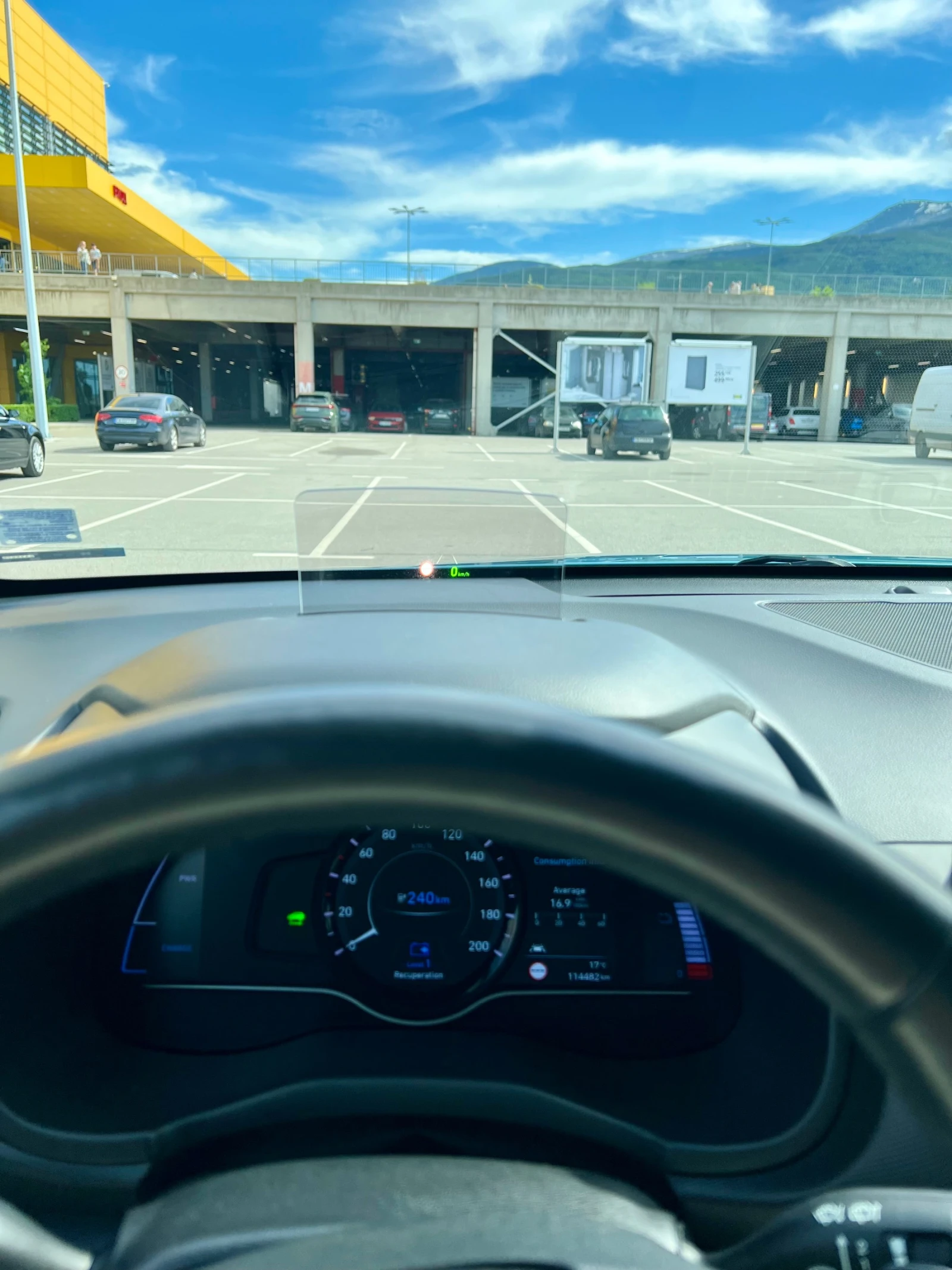 Hyundai Kona 64kWh | 204 PS | PREMIUM | SOH100%, снимка 13 - Автомобили и джипове - 54725243