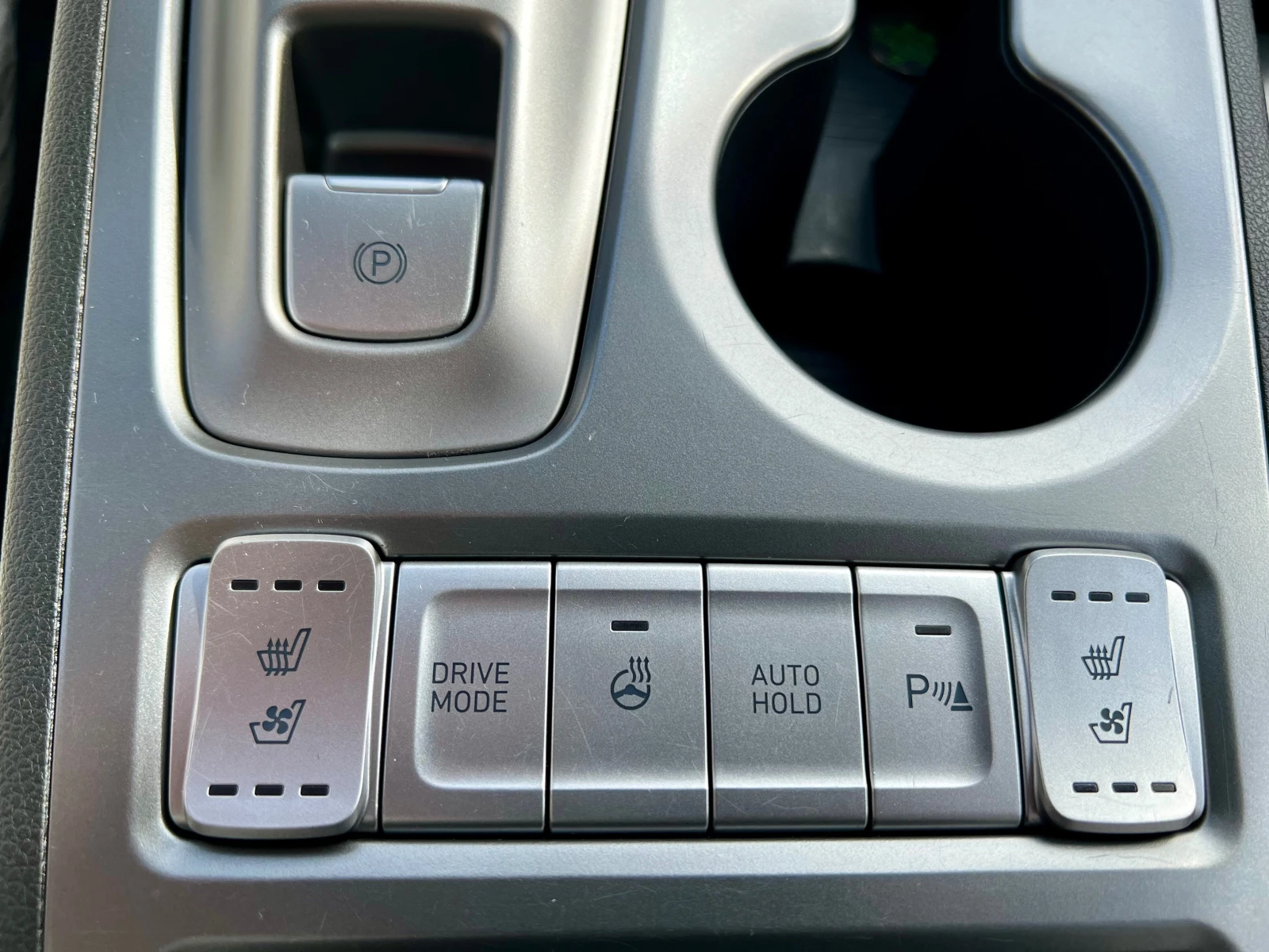 Hyundai Kona 64kWh | 204 PS | PREMIUM | SOH100%, снимка 14 - Автомобили и джипове - 54725243