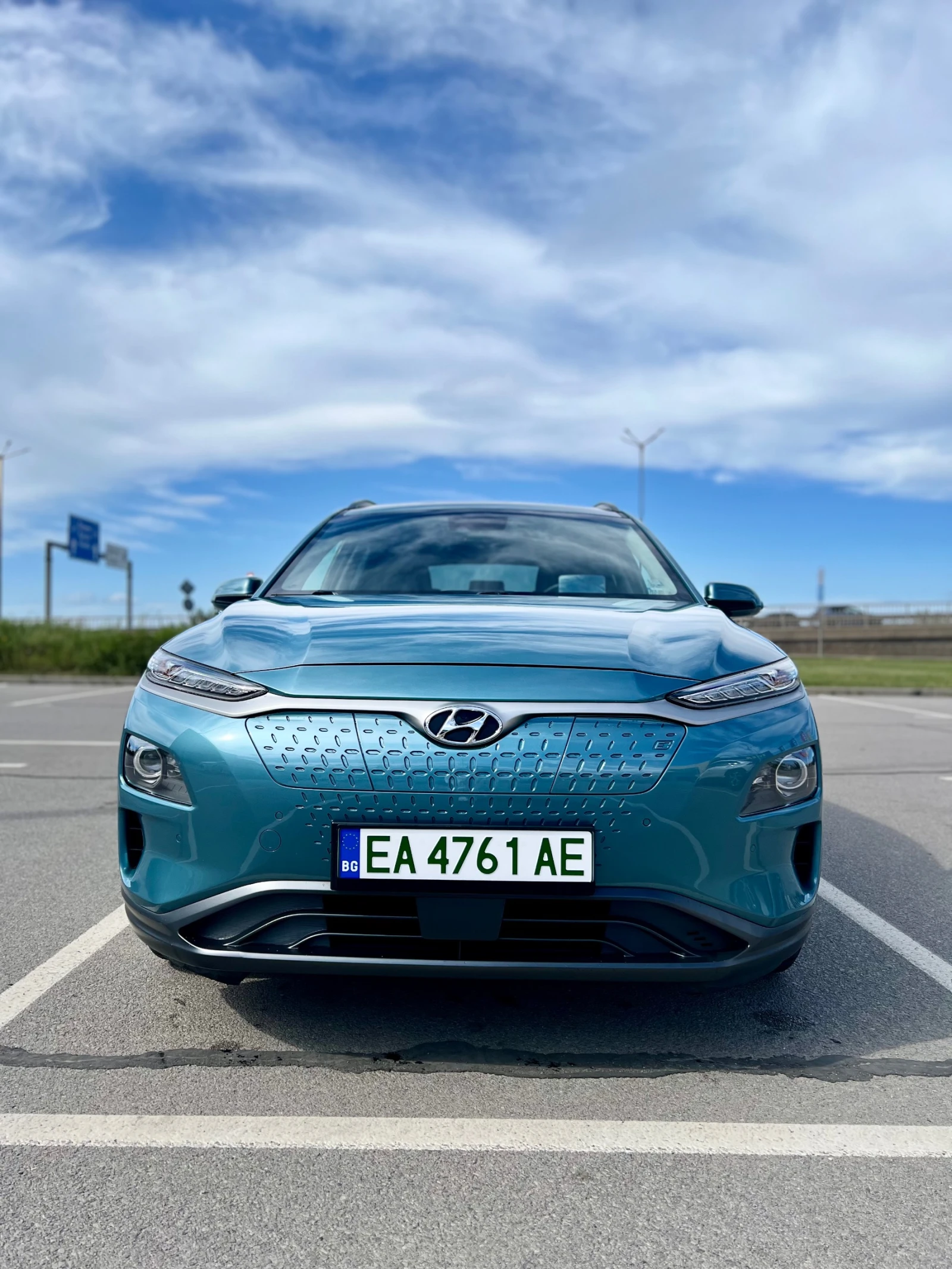 Hyundai Kona 64kWh | 204 PS | PREMIUM | SOH100%, снимка 2 - Автомобили и джипове - 54725243