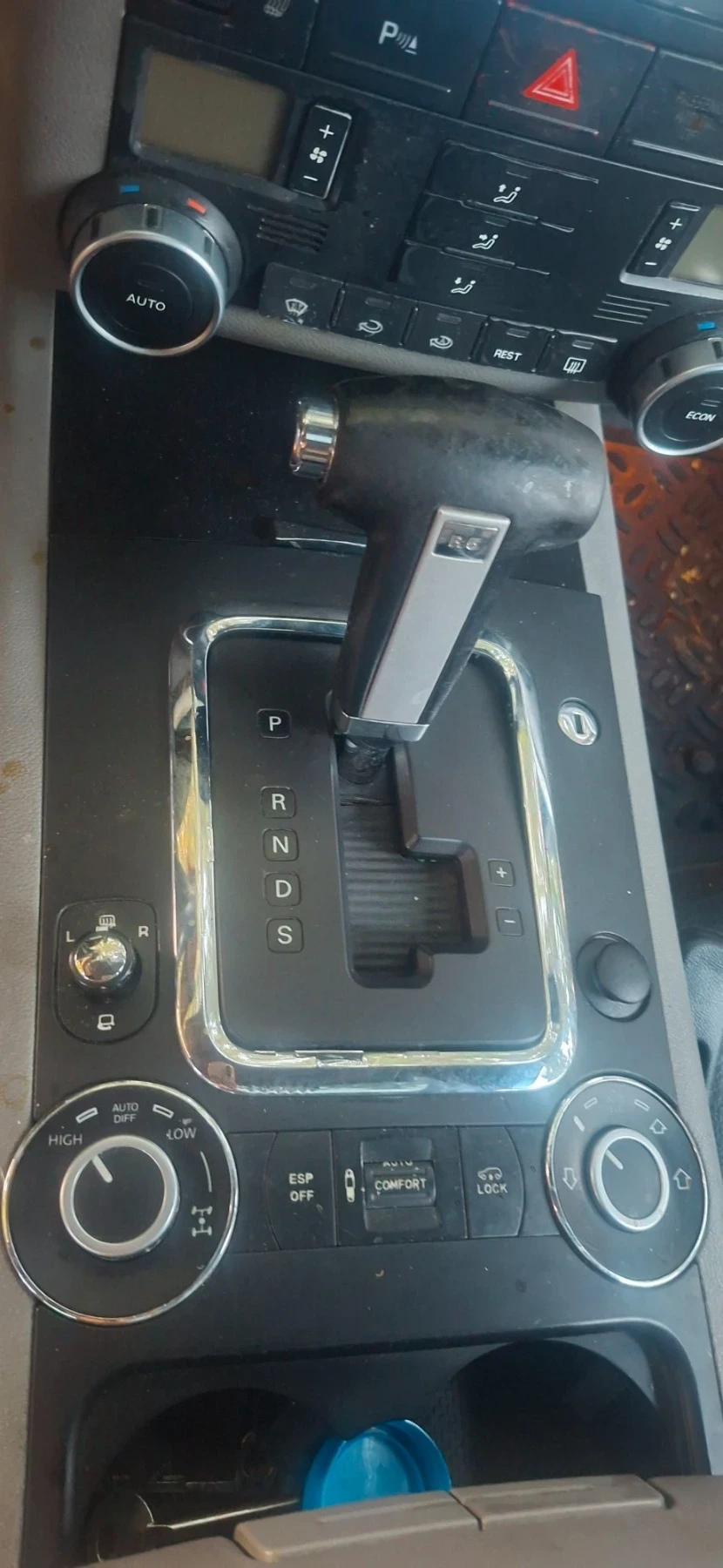 VW Touareg, снимка 8 - Автомобили и джипове - 55966124
