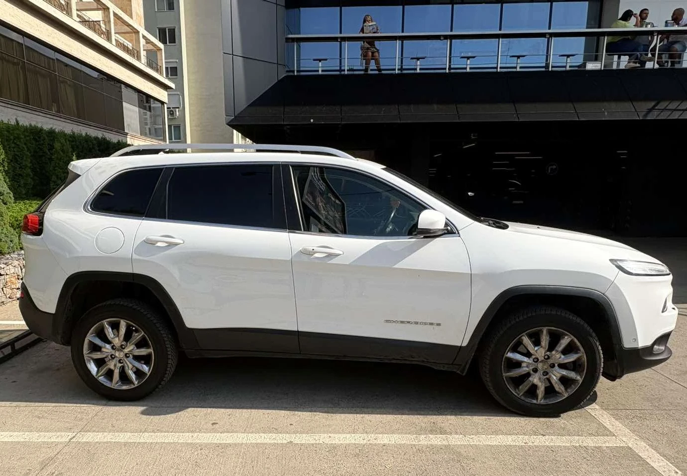 Jeep Cherokee, снимка 4 - Автомобили и джипове - 55978529