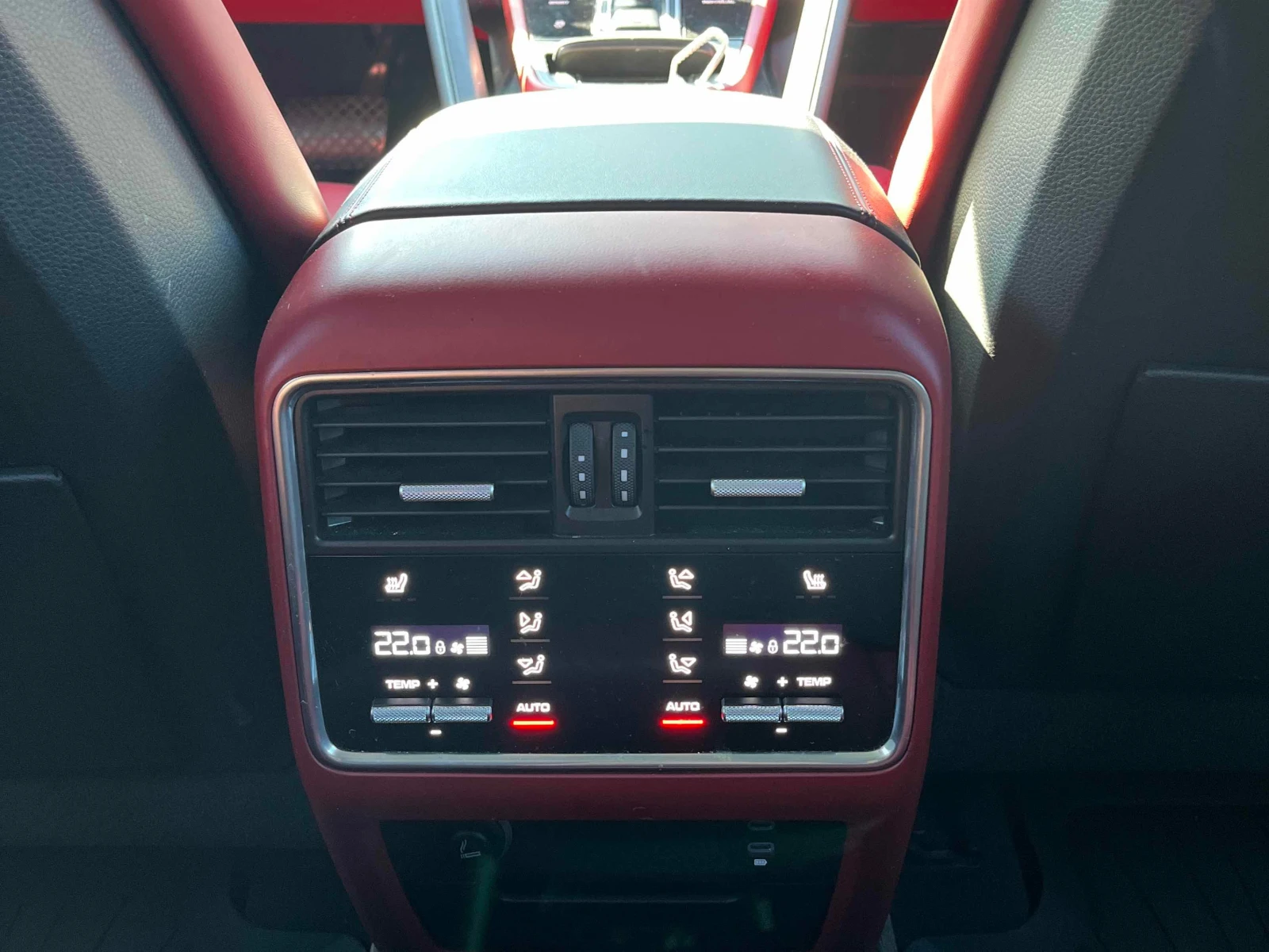 Porsche Cayenne * AWD * ПОДГРЕВ * ОБДУХВАНЕ * ПАНОРАМА * , снимка 11 - Автомобили и джипове - 56006101