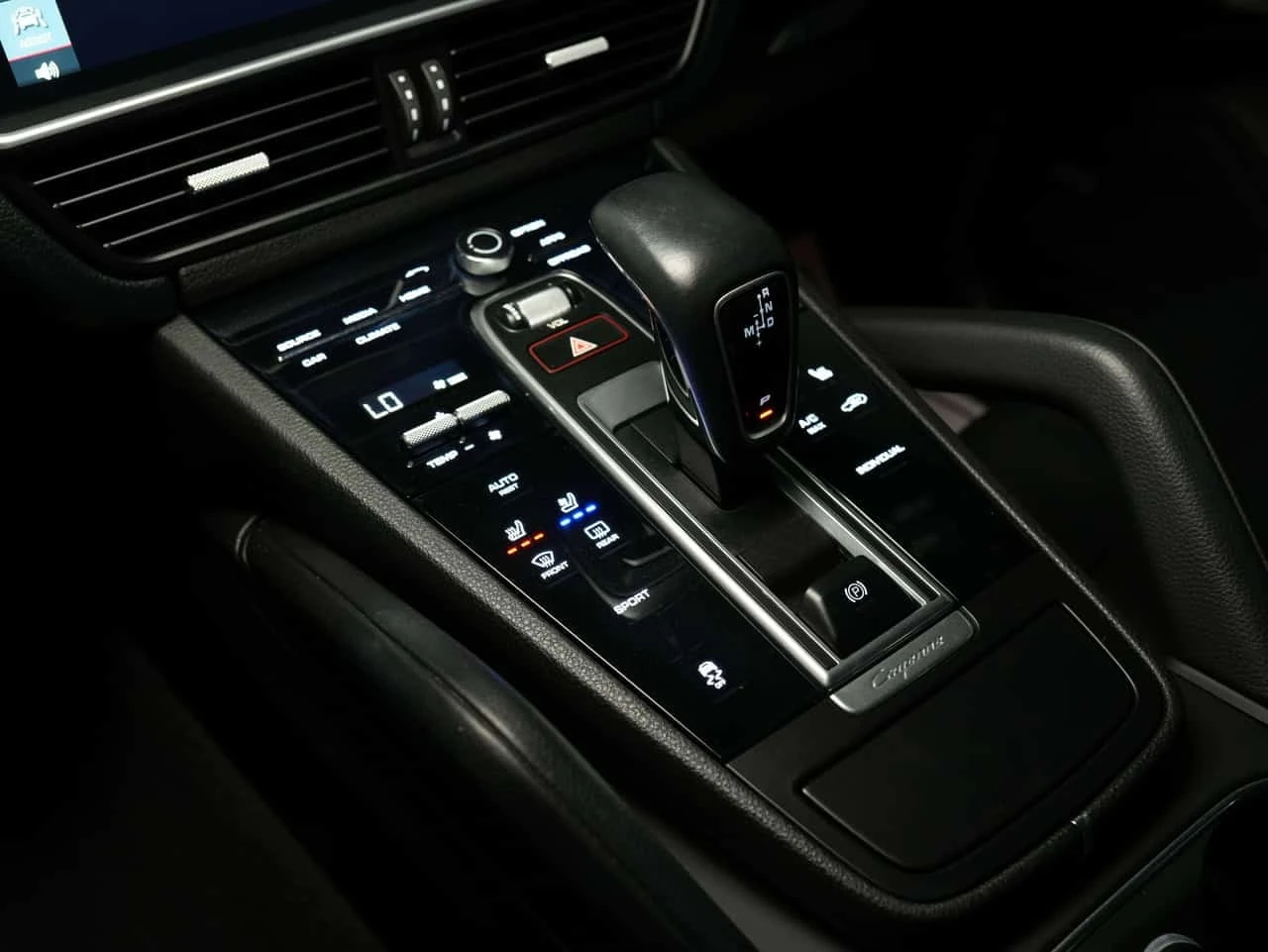 Porsche Cayenne PREMIUM PLUS | PANO | BOSE | 20" CARFAX, снимка 14 - Автомобили и джипове - 56223819
