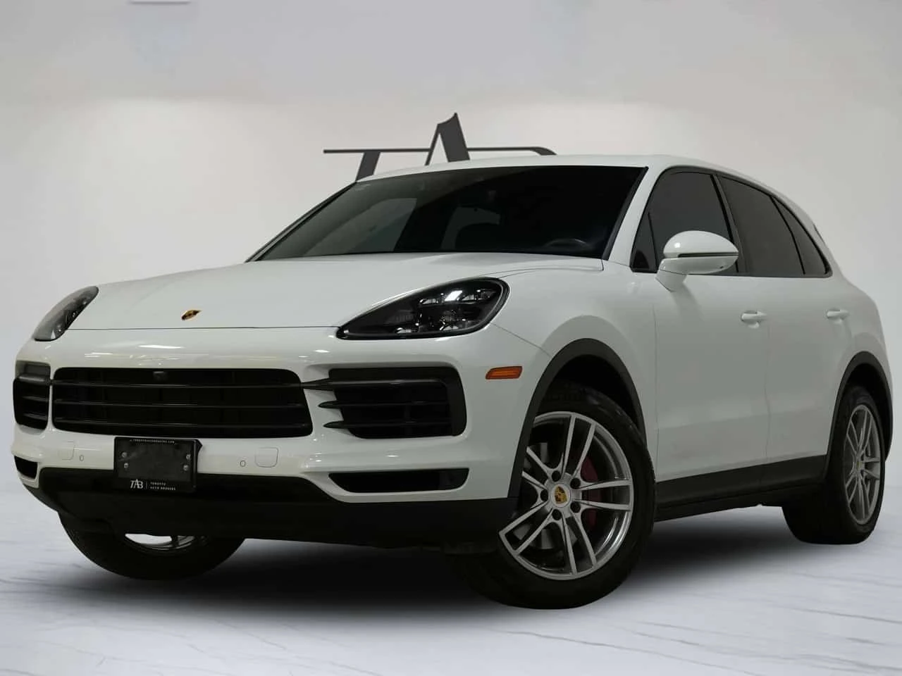 Porsche Cayenne PREMIUM PLUS | PANO | BOSE | 20" CARFAX, снимка 2 - Автомобили и джипове - 56223819