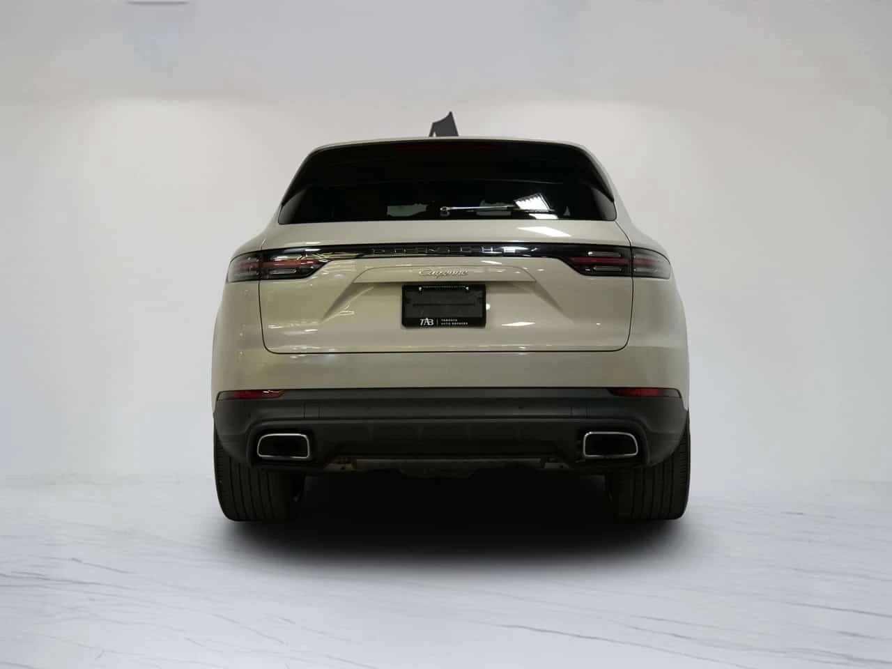 Porsche Cayenne PREMIUM PLUS | PANO | BOSE | 20" CARFAX, снимка 5 - Автомобили и джипове - 56223819