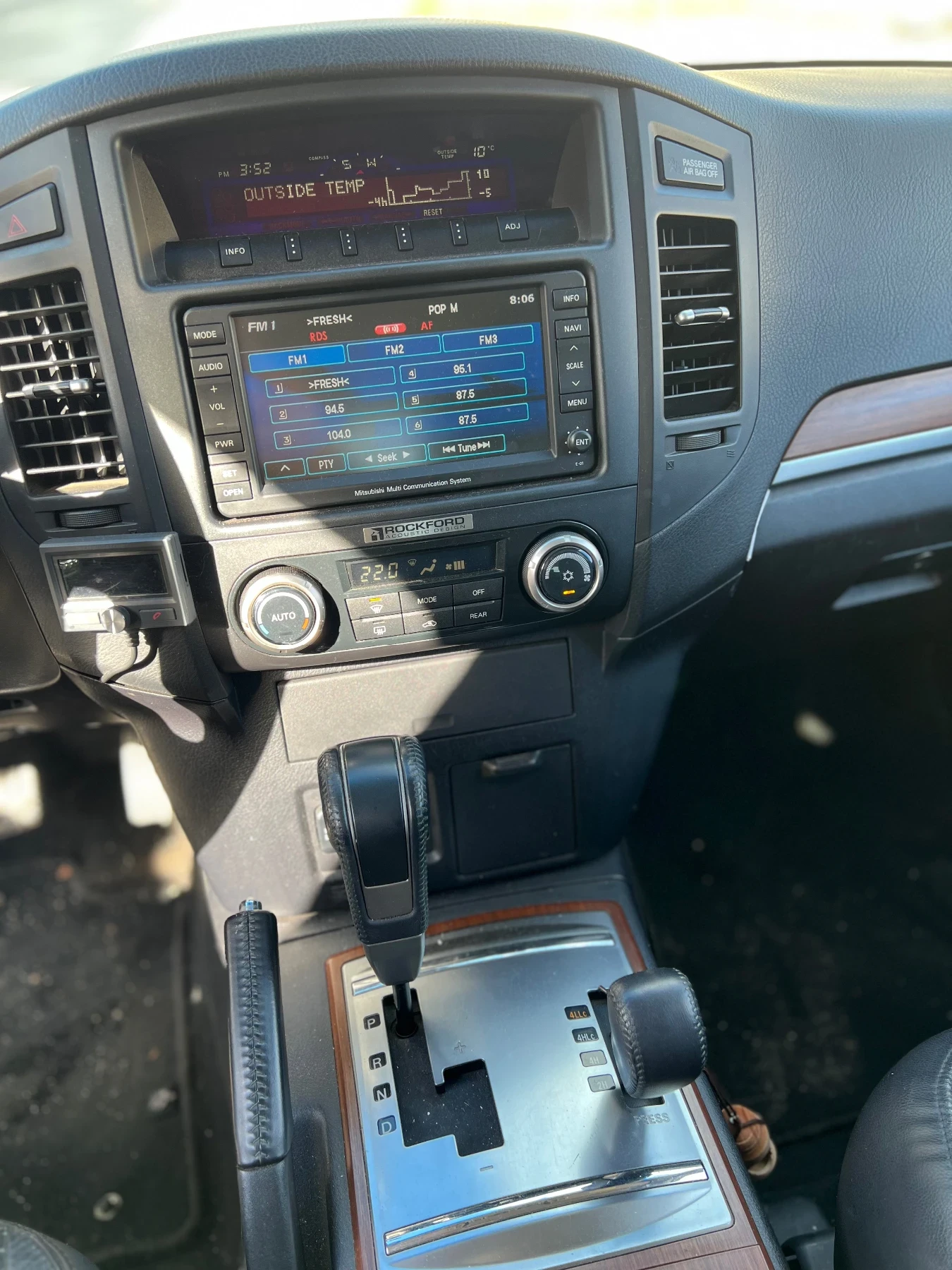 Mitsubishi Pajero ПЪРВИ СОБСТВЕНИК/3.2D/7 местен/, снимка 12 - Автомобили и джипове - 56244669