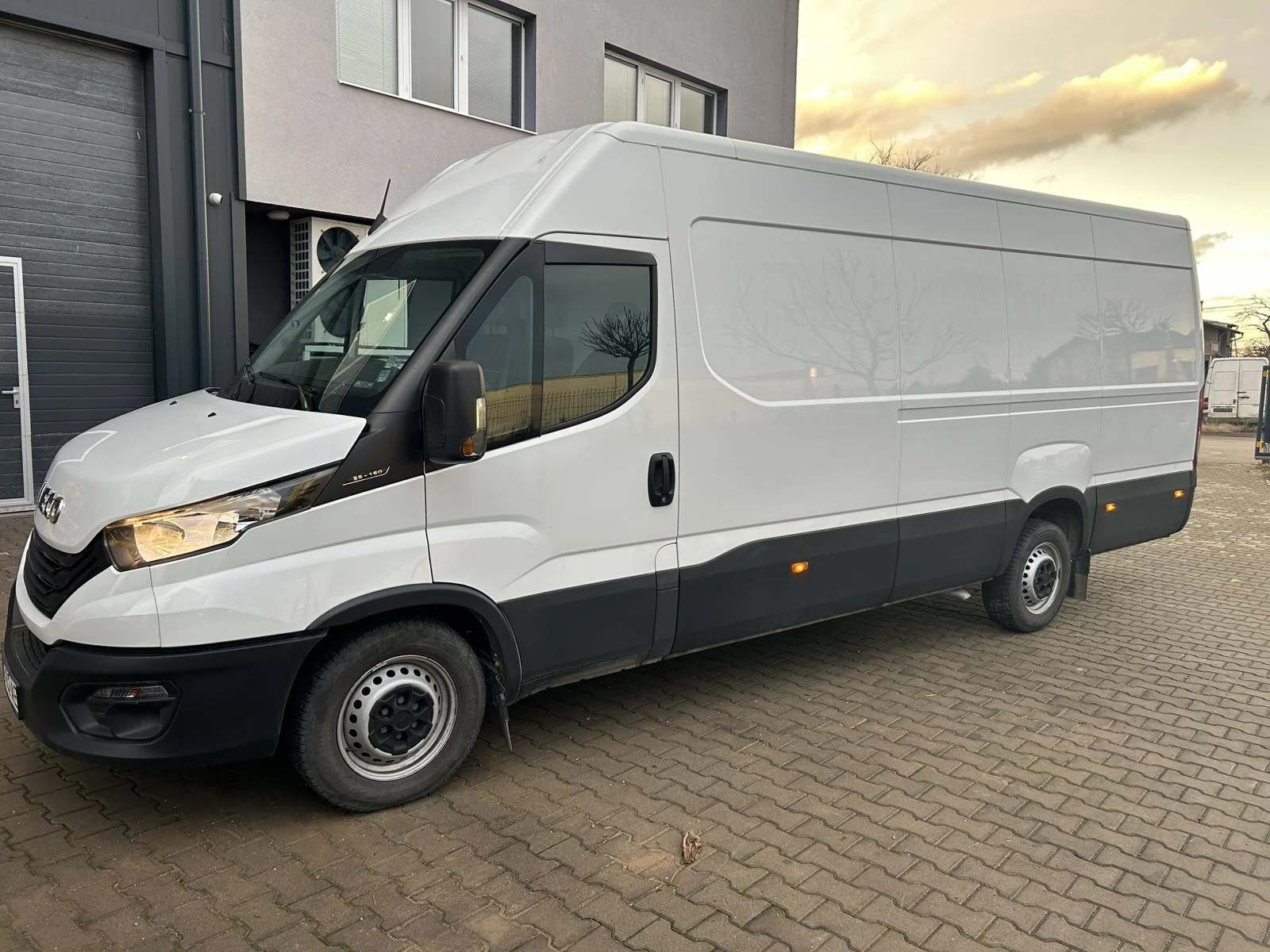 Iveco Daily 35S16 , снимка 3 - Бусове и автобуси - 56393335