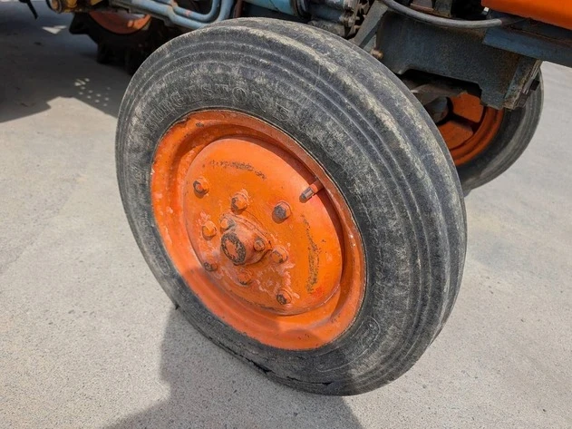 Трактор Kubota, снимка 9 - Селскостопанска техника - 56260458