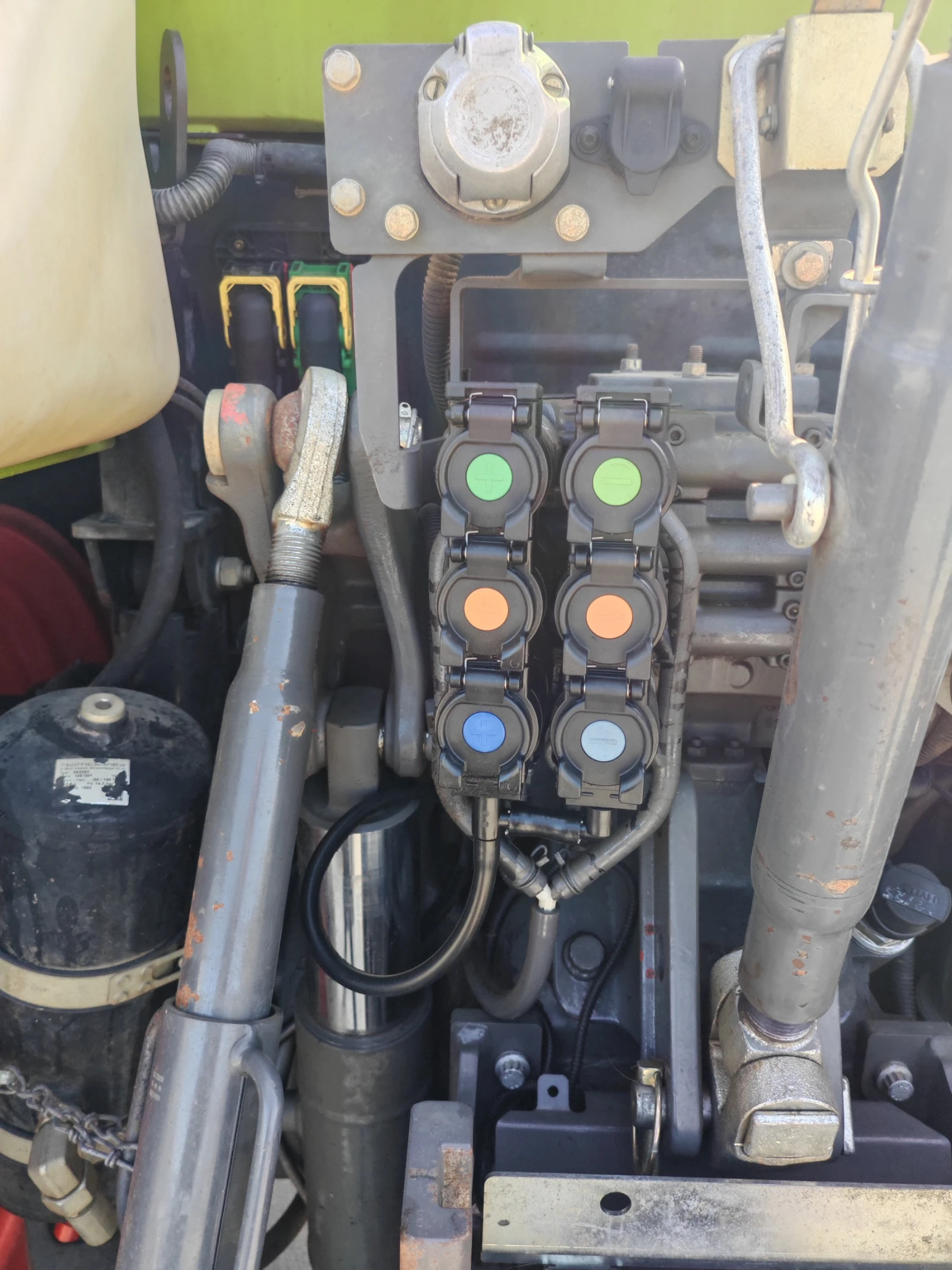 Трактор Claas Arion 450 лизинг с първоначална вноска 20 %, снимка 11 - Селскостопанска техника - 53803025