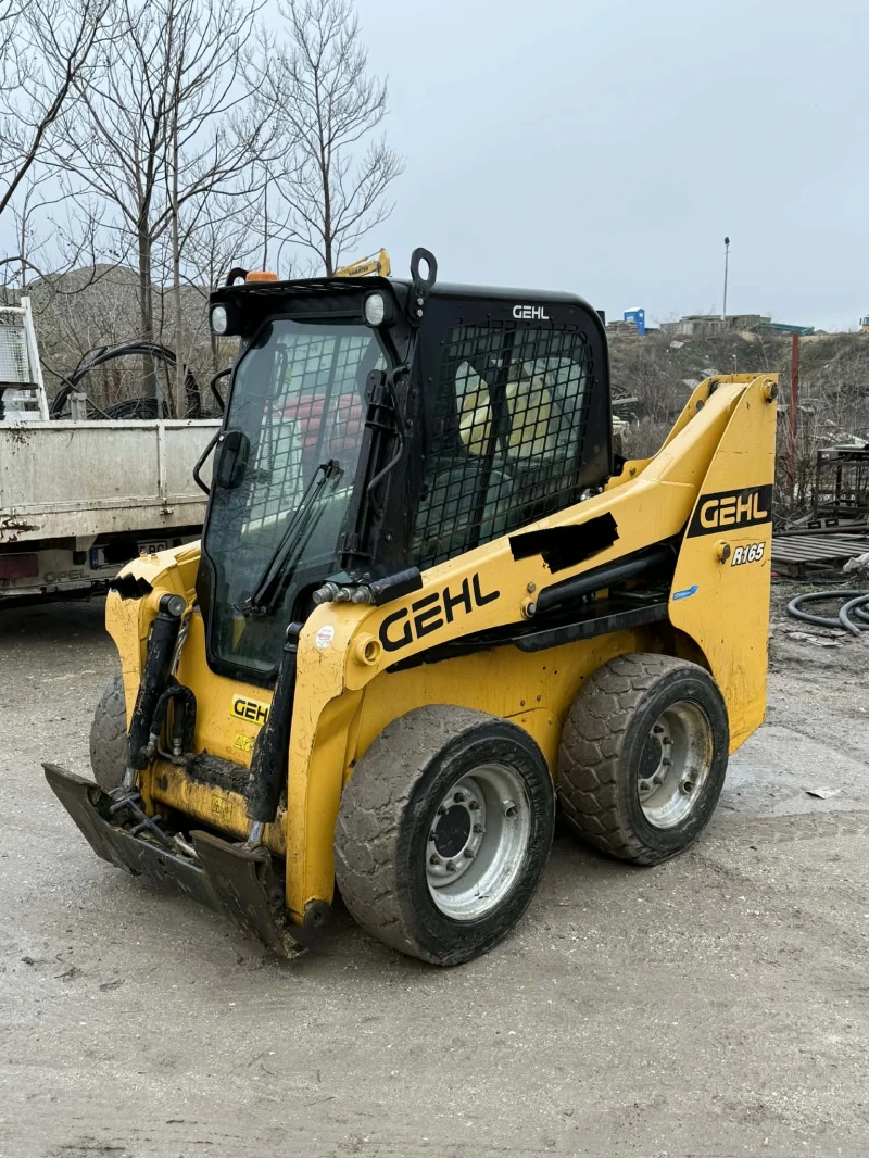 Челен товарач Gehl R165