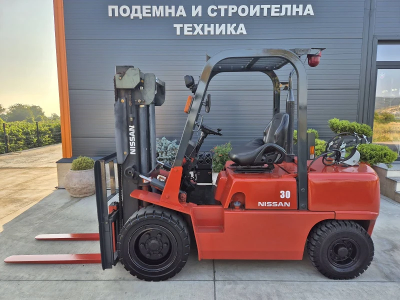 Мотокар Nissan * 3 тонен * АВТОМАТ * ГАЗ+ БЕНЗИН * ПАРНО * , снимка 2 - Индустриална техника - 51438482