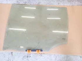 Стъкло задно ляво Нисан Терано (1)