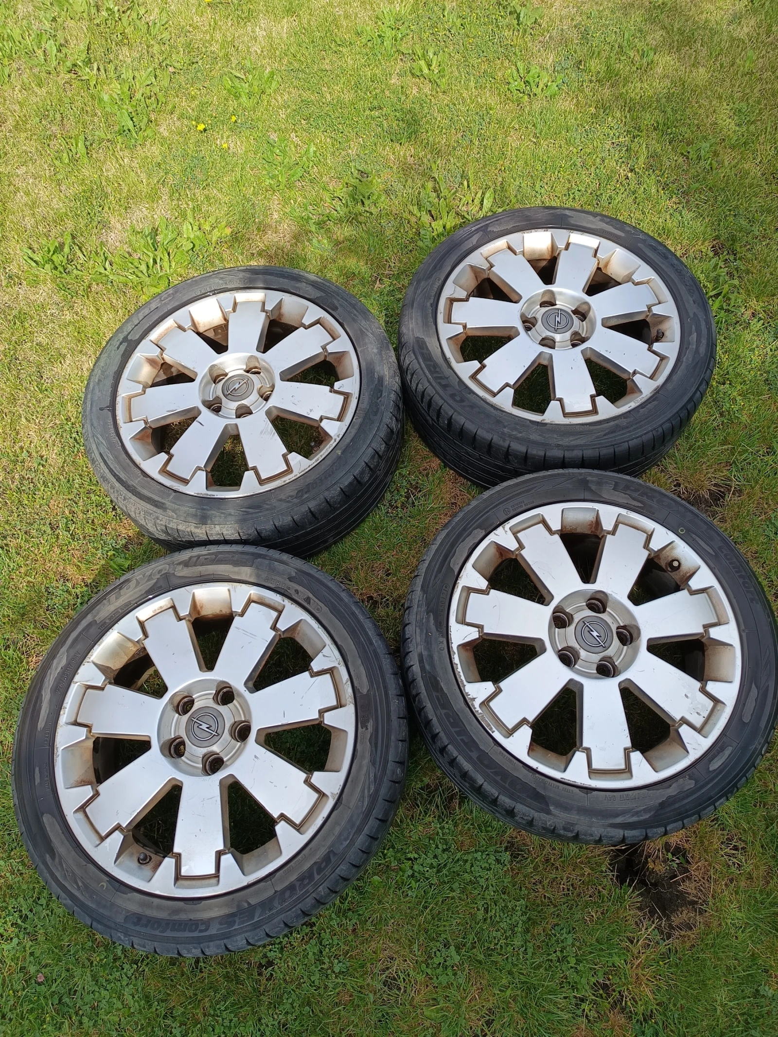 Гуми с джанти Toyo 225/45R17