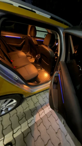 Skoda Octavia 1.6tdi Дистроник Топ състояние напълно обслужен, снимка 12