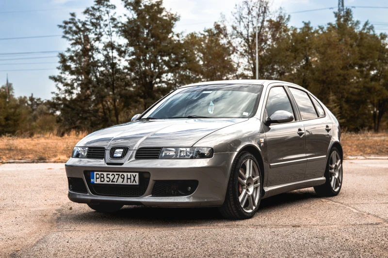 Seat Leon Cupra R 1.8T , снимка 3 - Автомобили и джипове - 47102529