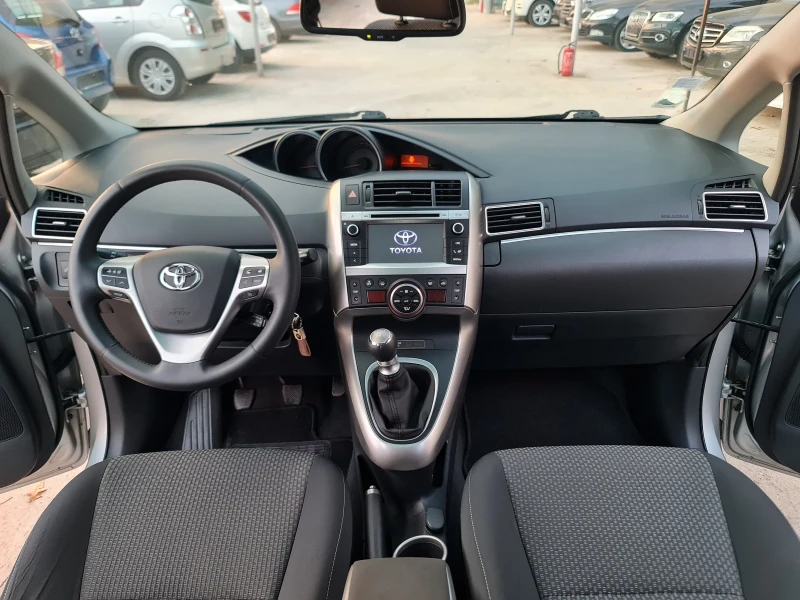 Toyota Verso 2.0 D4D Панорама Navi Камера, снимка 11 - Автомобили и джипове - 47135119