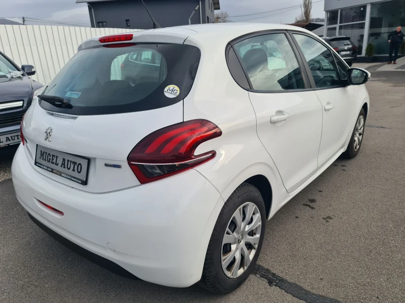 Peugeot 208, снимка 6 - Автомобили и джипове - 49485501