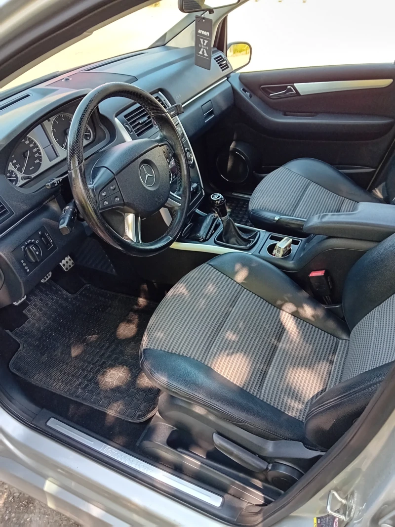 Mercedes-Benz 200 В200, 2000к 200к, снимка 9 - Автомобили и джипове - 49565143