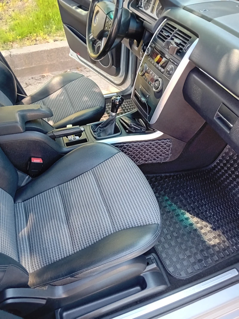 Mercedes-Benz 200 В200, 2000к 200к, снимка 10 - Автомобили и джипове - 49565143