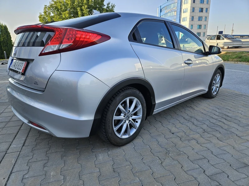 Honda Civic 1.8i SWISS EDITION , снимка 5 - Автомобили и джипове - 49592027