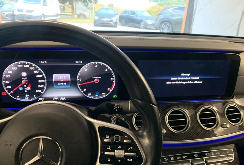 Mercedes-Benz E 350 AMG-LINE/286HP/PANO/MEMO/BURM/360/NAVI/DIGI/271g, снимка 7 - Автомобили и джипове - 51595988