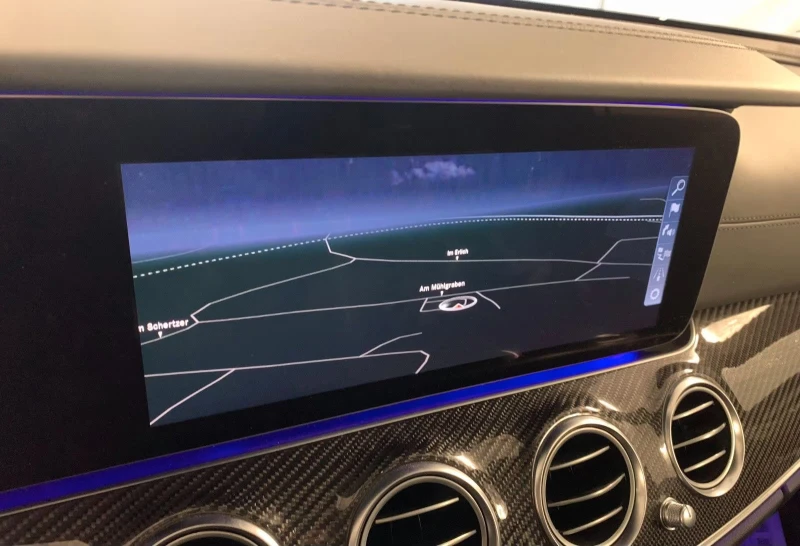 Mercedes-Benz E 350 AMG-LINE/286HP/PANO/MEMO/BURM/360/NAVI/DIGI/271g, снимка 8 - Автомобили и джипове - 51595988