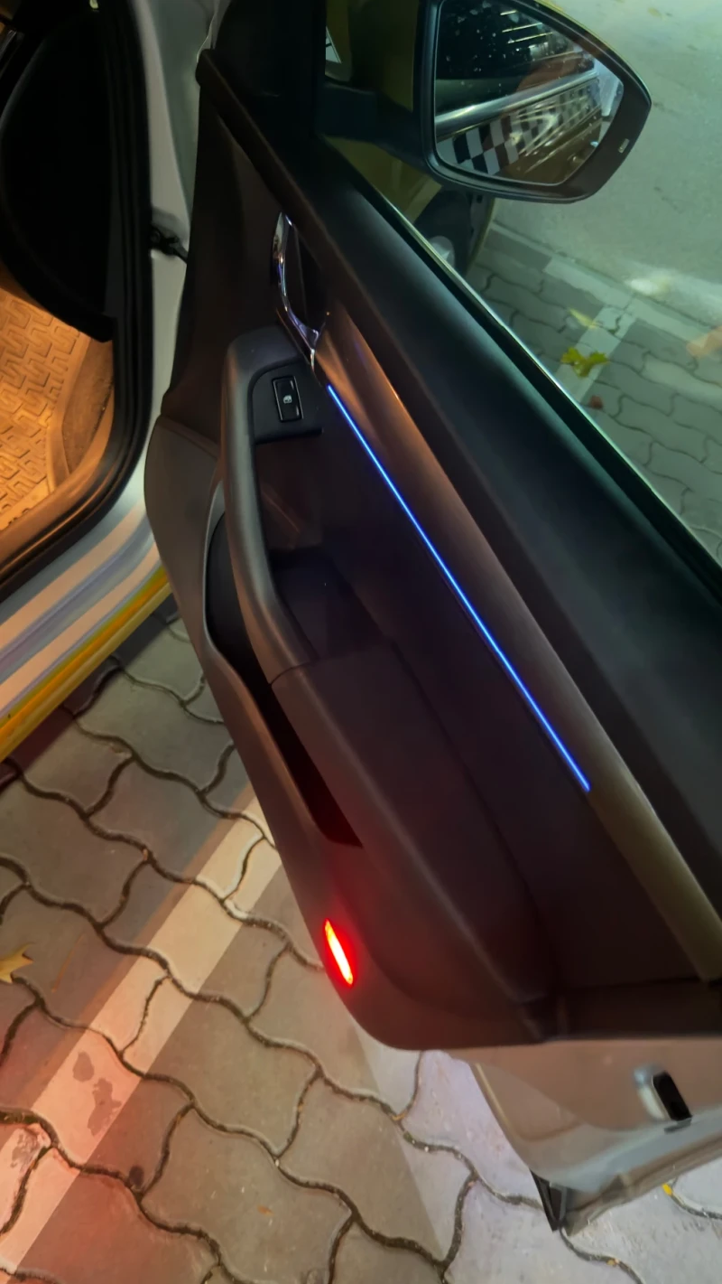 Skoda Octavia 1.6tdi Дистроник Топ състояние напълно обслужен, снимка 3 - Автомобили и джипове - 52282308