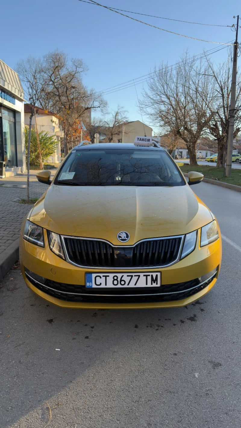 Skoda Octavia 1.6tdi Дистроник Топ състояние напълно обслужен, снимка 11 - Автомобили и джипове - 52282308