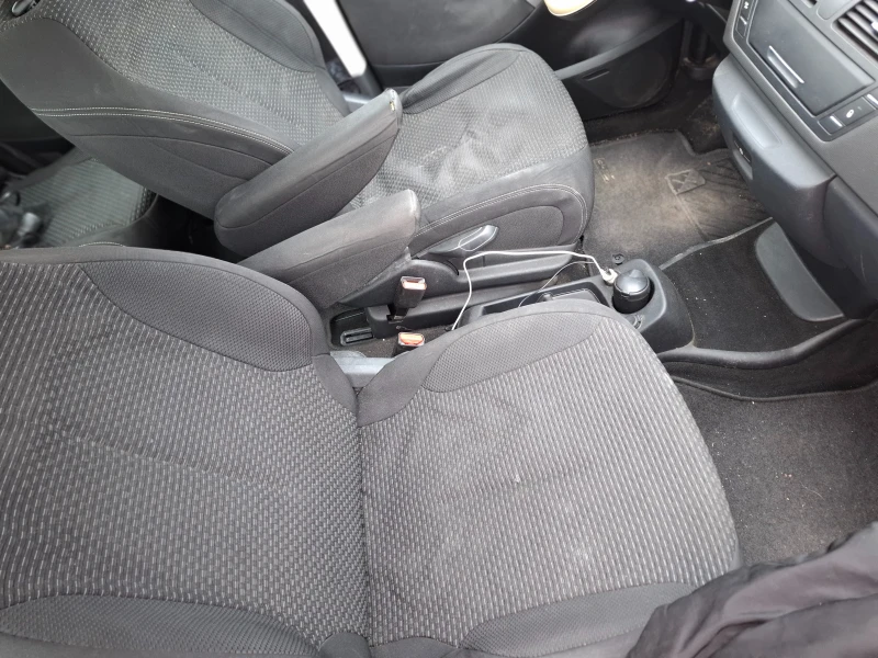 Citroen C4 Picasso facelift, снимка 9 - Автомобили и джипове - 52548858