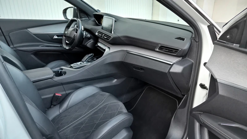 Peugeot 3008 GT 2.0 HDi-180кс/ ПАНОРАМА /KEYLESS /130 000км, снимка 9 - Автомобили и джипове - 52850468