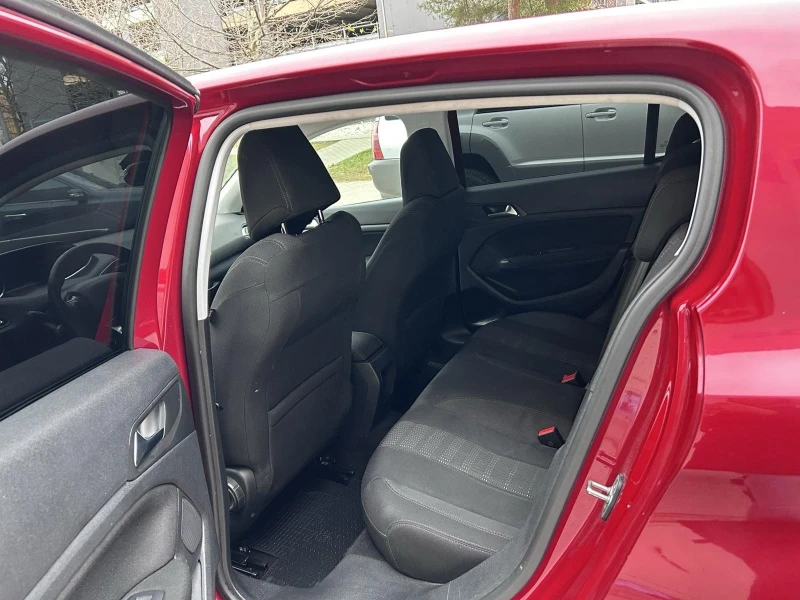 Peugeot 308 ACTIVE PURETECH ГАРАЖНA С ВСИЧКИ ЕКСТРИ , снимка 16 - Автомобили и джипове - 53077453