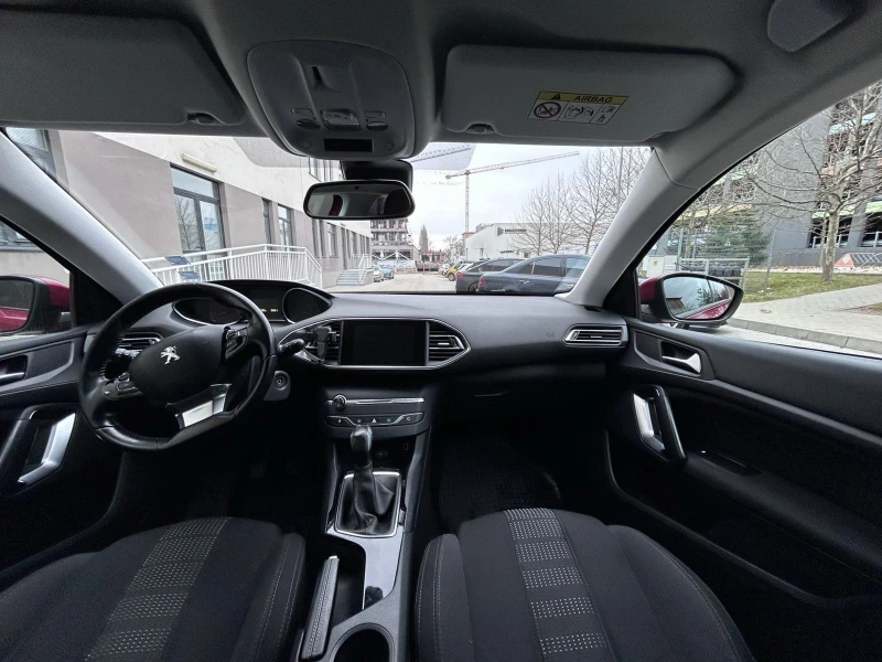 Peugeot 308 ACTIVE PURETECH ГАРАЖНA С ВСИЧКИ ЕКСТРИ , снимка 15 - Автомобили и джипове - 53077453