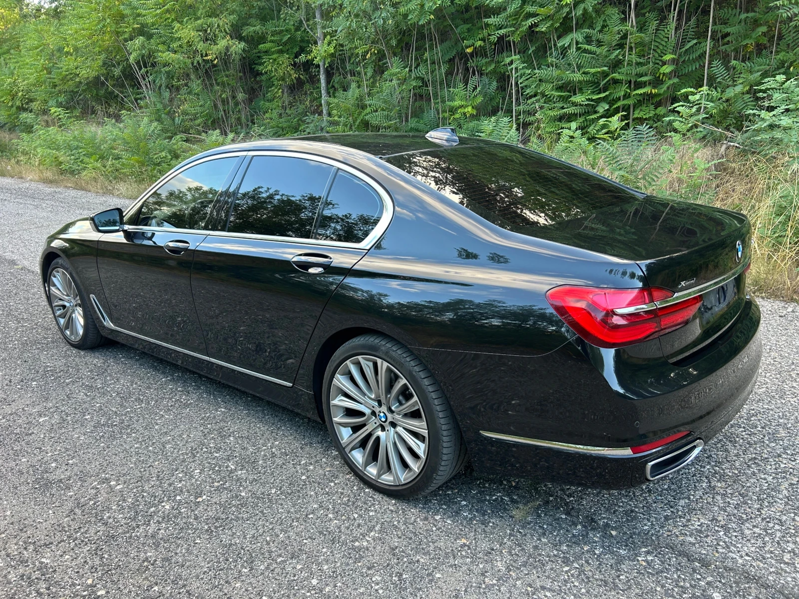 BMW 740 Xdrive - изображение 7