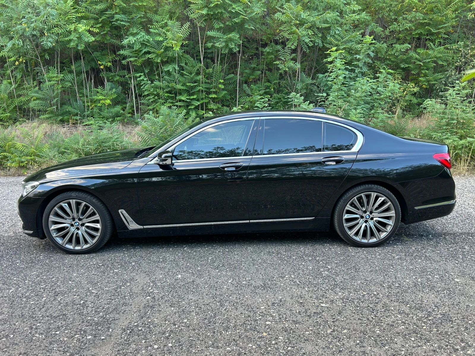 BMW 740 Xdrive - изображение 4