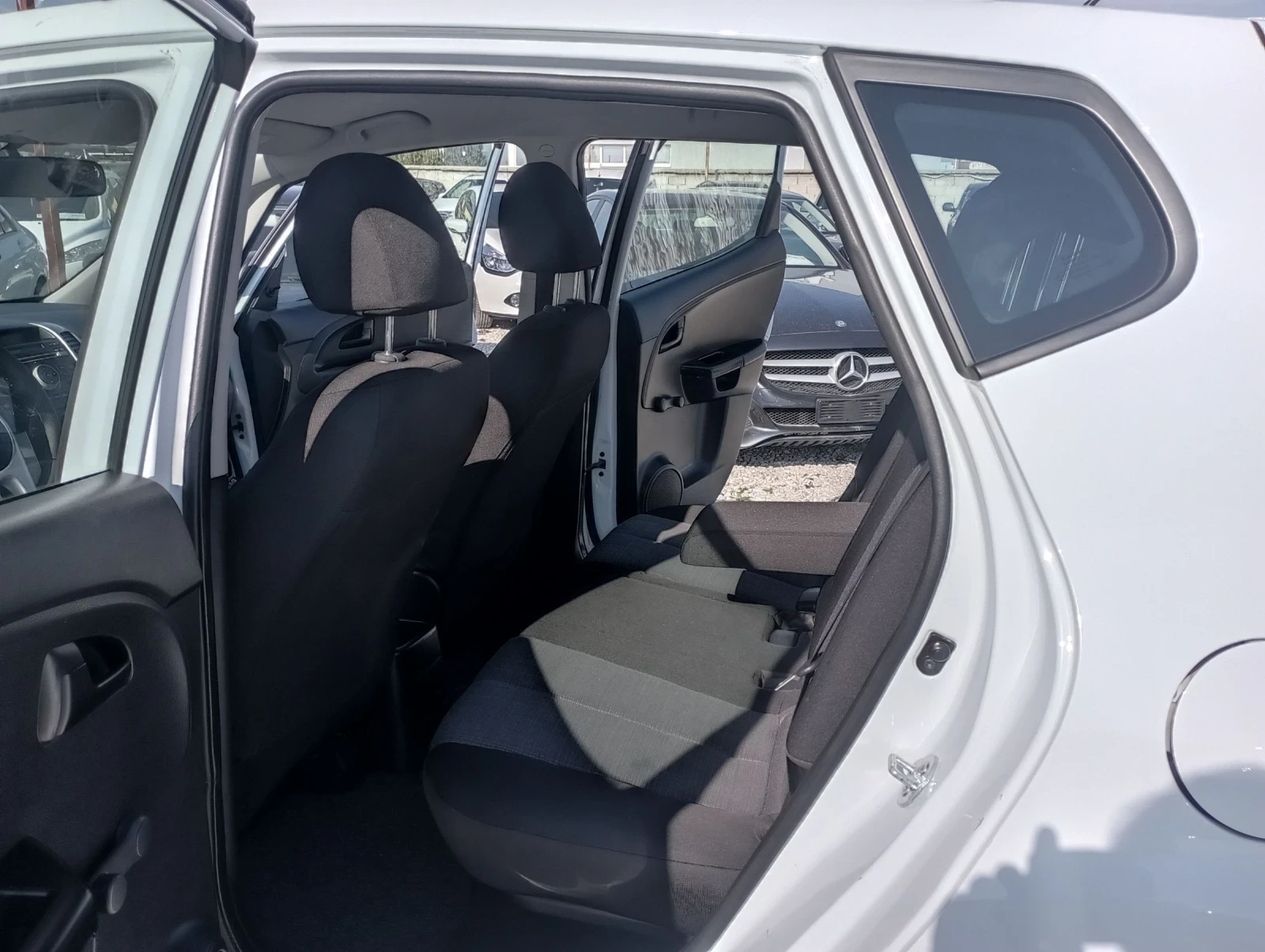 Kia Venga 1.4, BIFUEL, Италия  - изображение 9