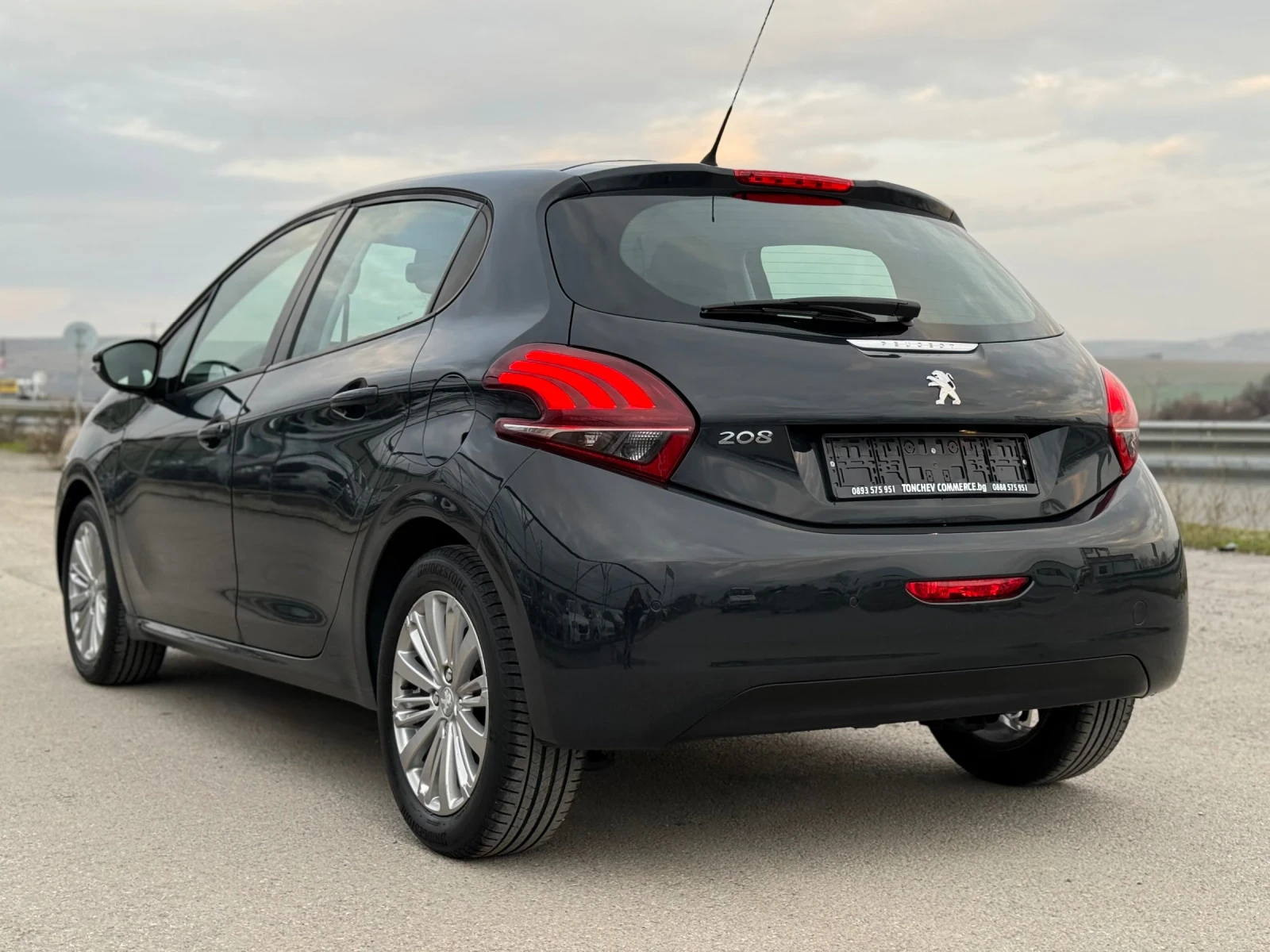 Peugeot 208 1.2i-ORIGINAL-GPL-141.000km-NEW-TOP-NAVI-CAR PLAY | Mobile.bg   4