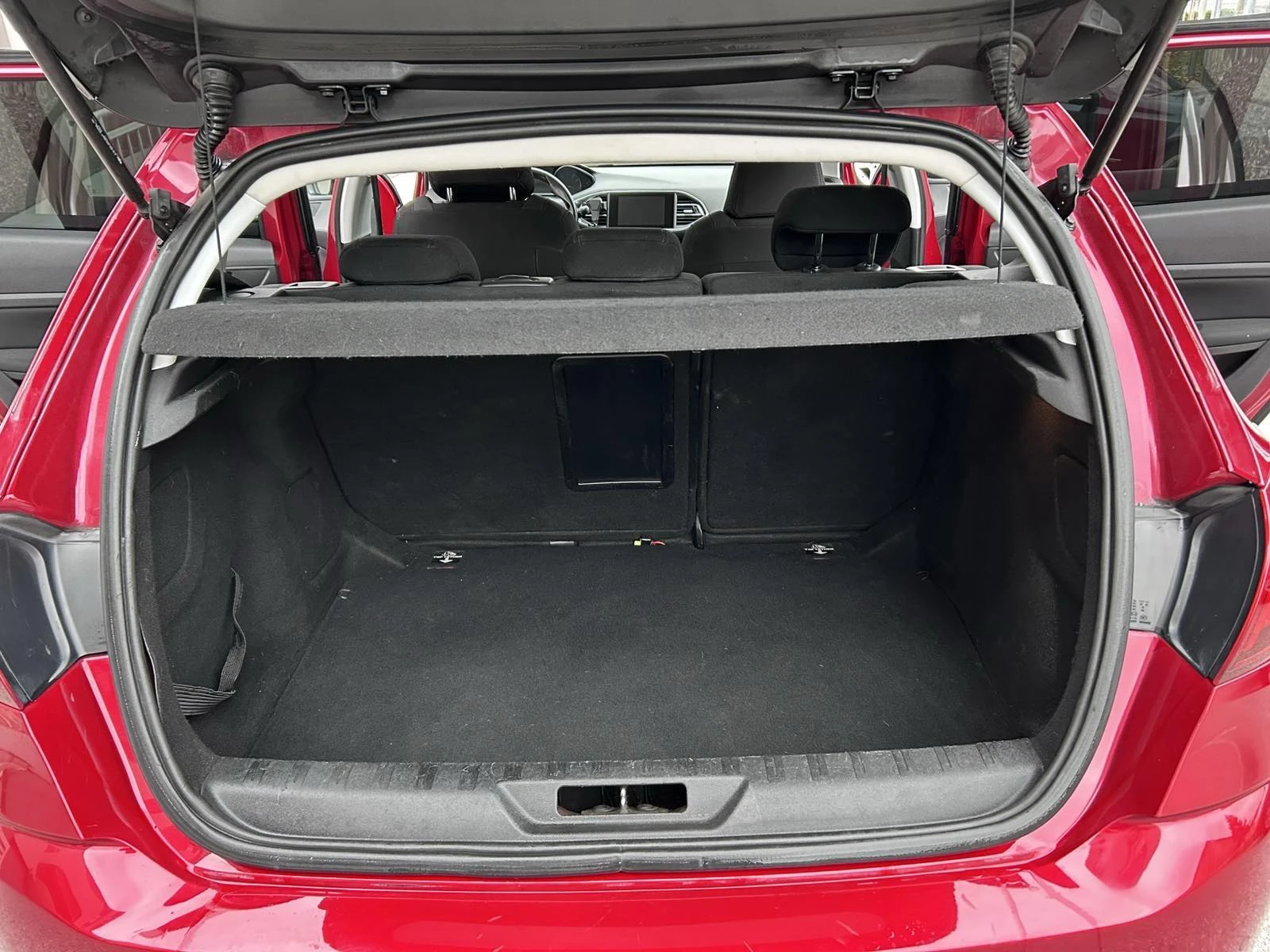 Peugeot 308 ACTIVE PURETECH ГАРАЖНA С ВСИЧКИ ЕКСТРИ , снимка 17 - Автомобили и джипове - 53752651