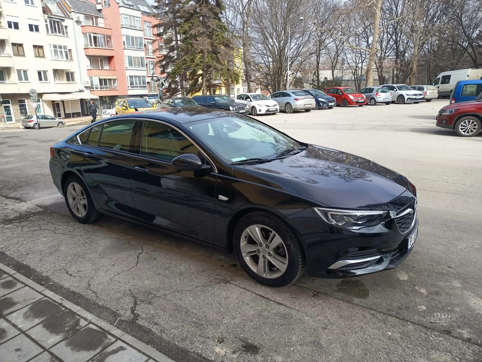 Opel Insignia Grand sport, снимка 3 - Автомобили и джипове - 54113404
