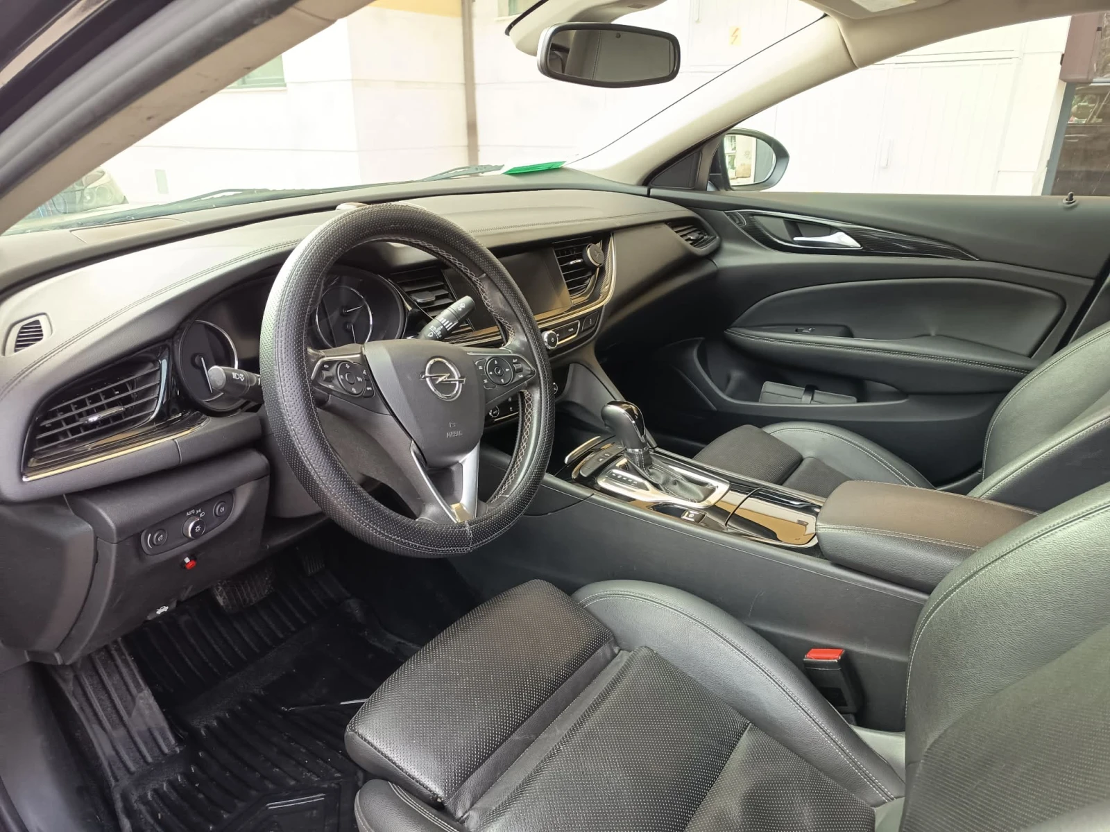 Opel Insignia Grand sport, снимка 7 - Автомобили и джипове - 54113404