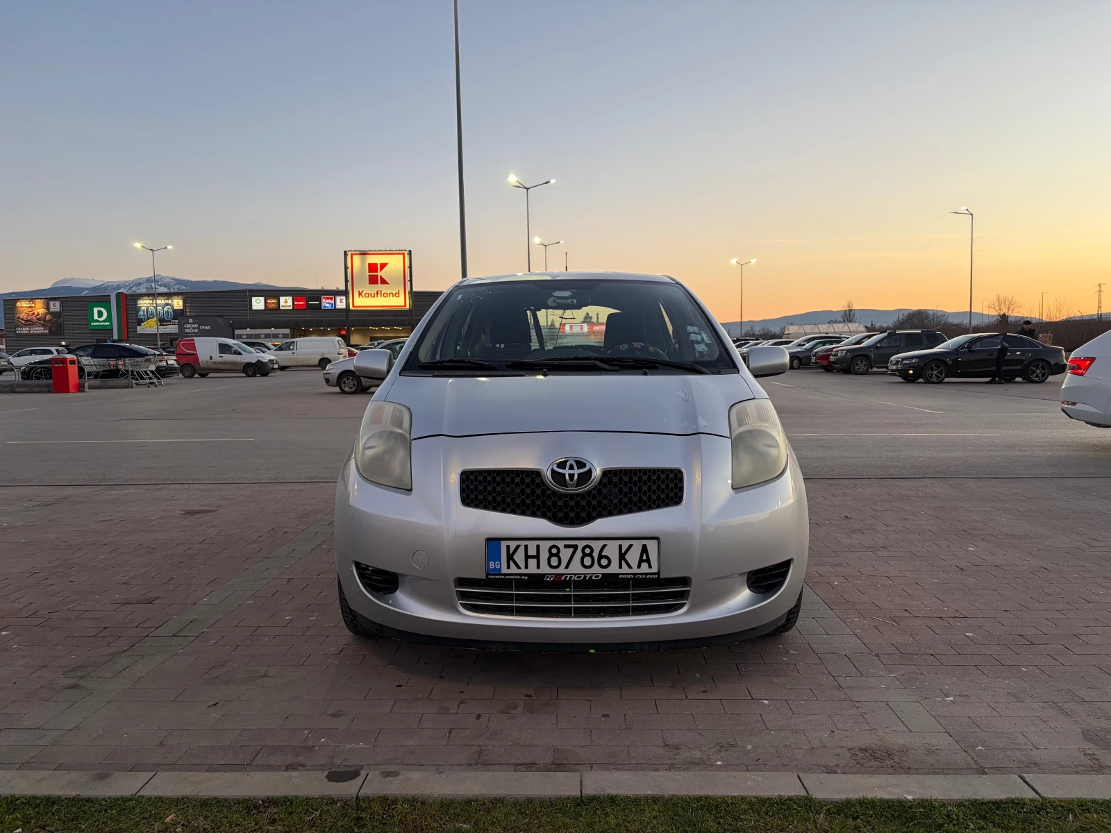 Toyota Yaris  - изображение 3