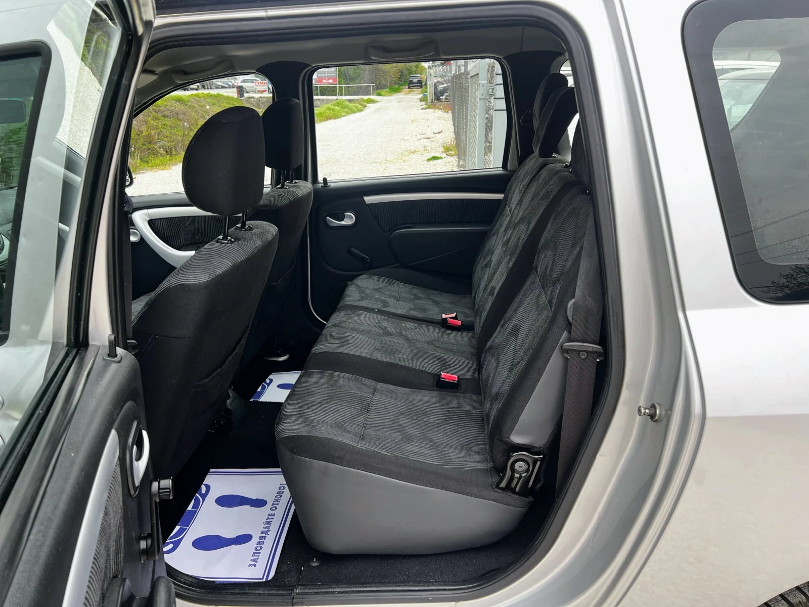 Dacia Logan 1.6i 147000km , снимка 12 - Автомобили и джипове - 54214680