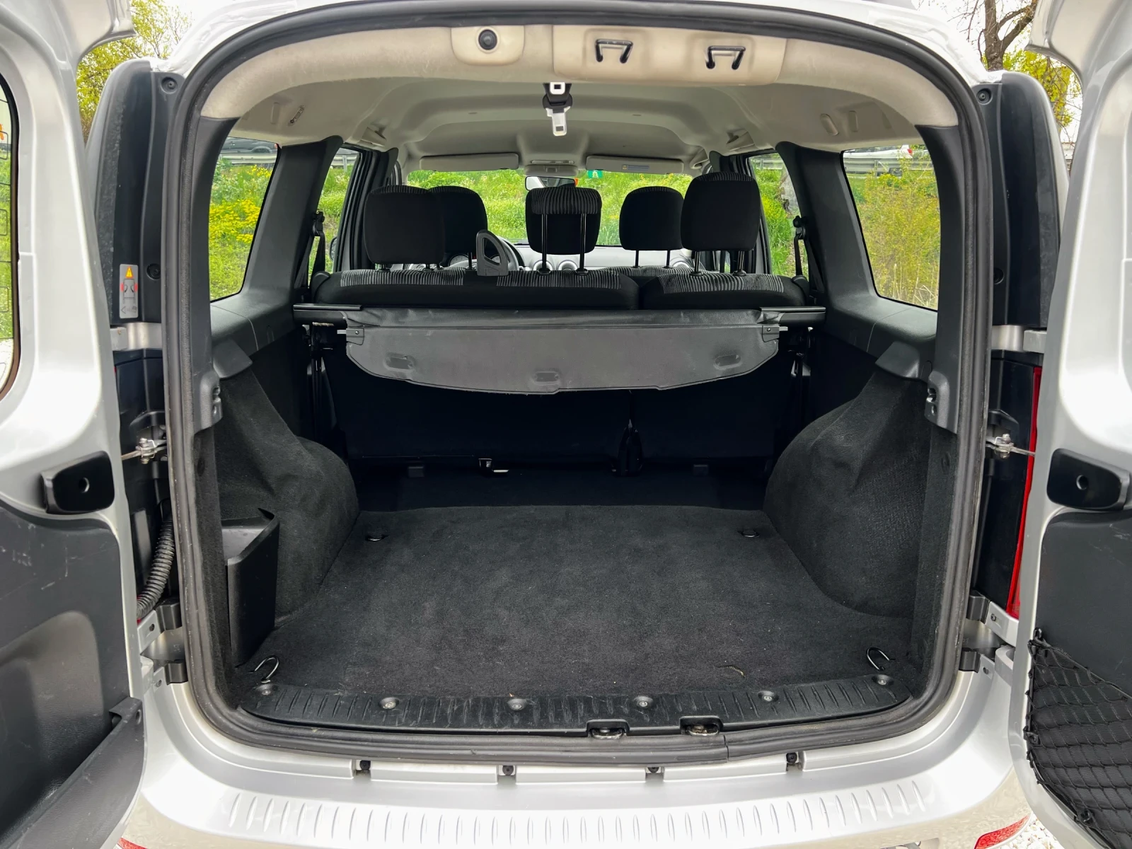 Dacia Logan 1.6i 147000km , снимка 14 - Автомобили и джипове - 54214680