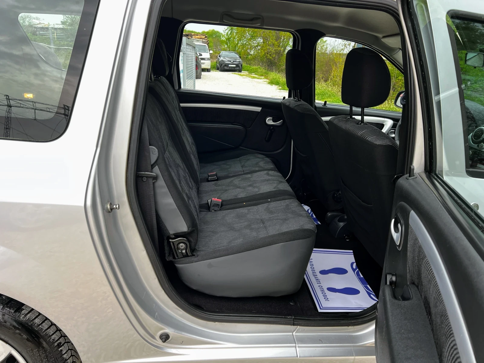 Dacia Logan 1.6i 147000km , снимка 13 - Автомобили и джипове - 54214680